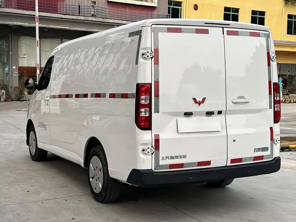 Wuling Yangguang 2024