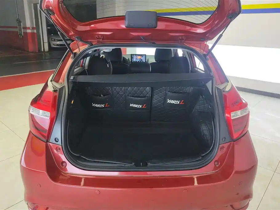 Toyota Yaris L 2021