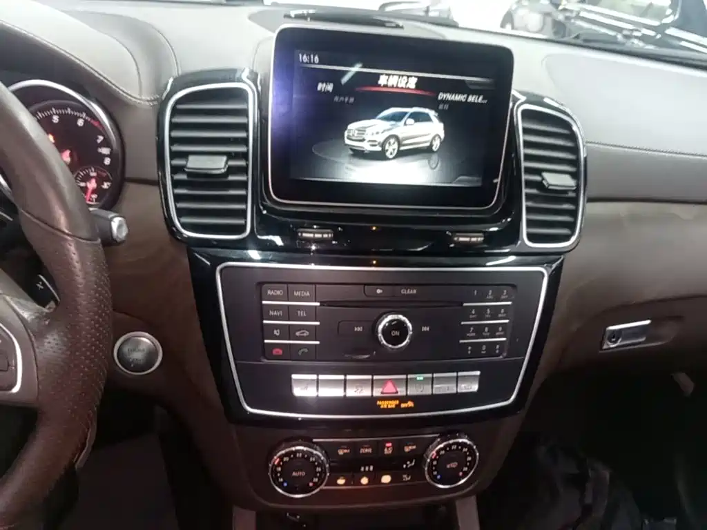 Mercedes-Benz GLE 2017 — фото 13