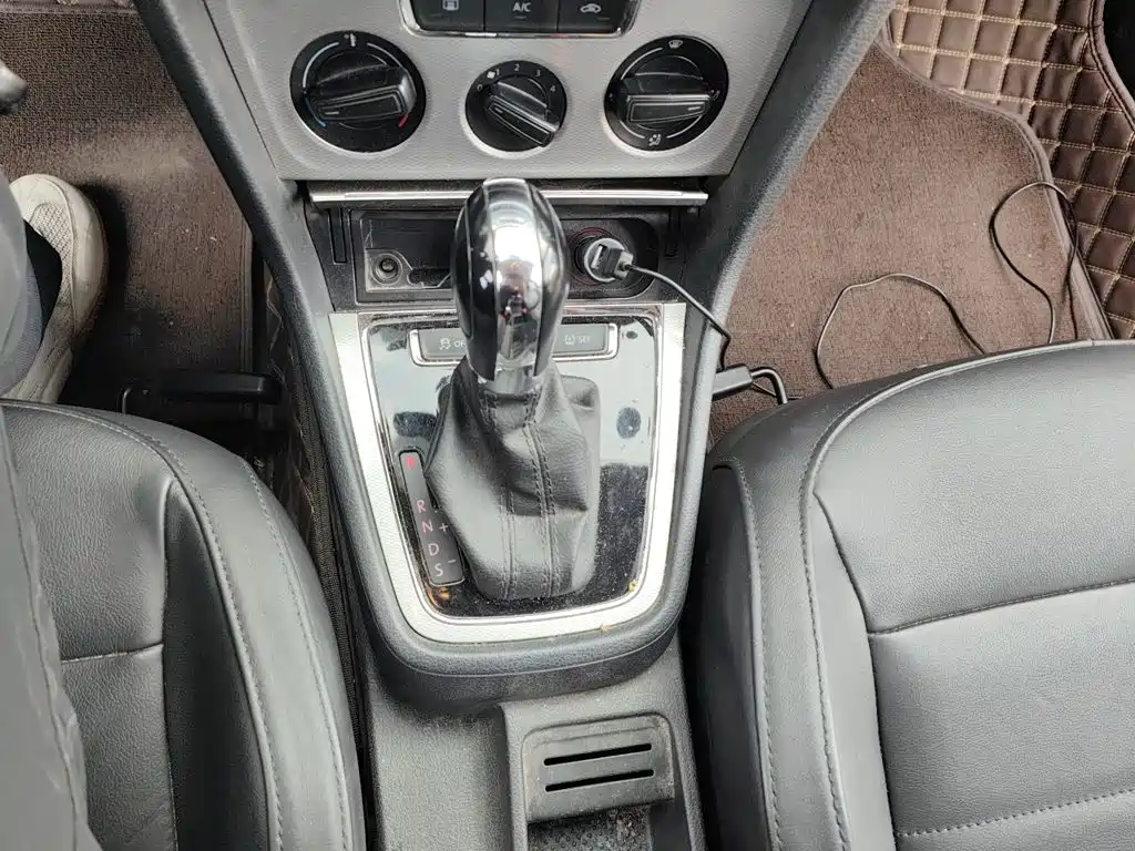 Volkswagen Gran Lavida 2015 — фото 10