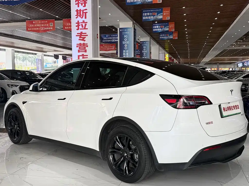 Tesla Model Y 2022 — фото 4