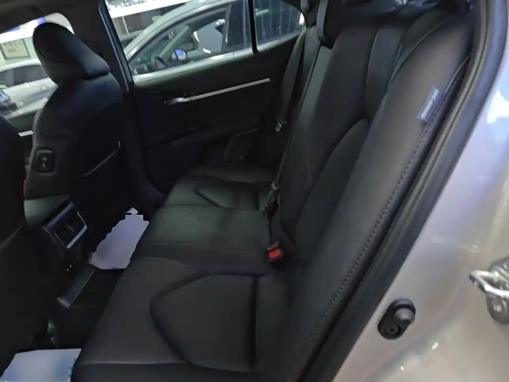 Toyota Camry 2022 — фото 17