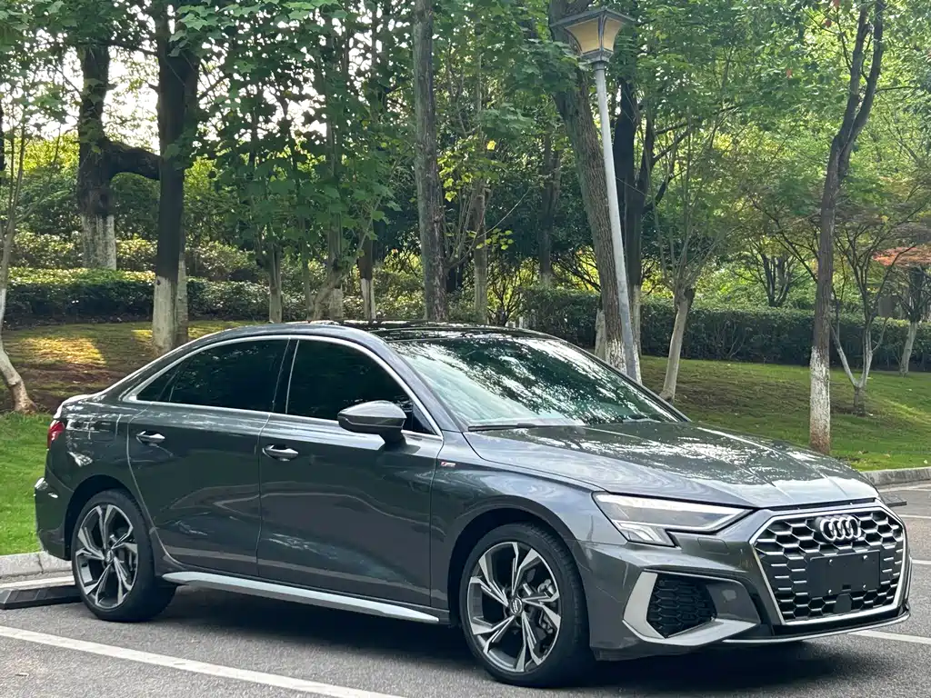 Audi A3 2022 — фото 1
