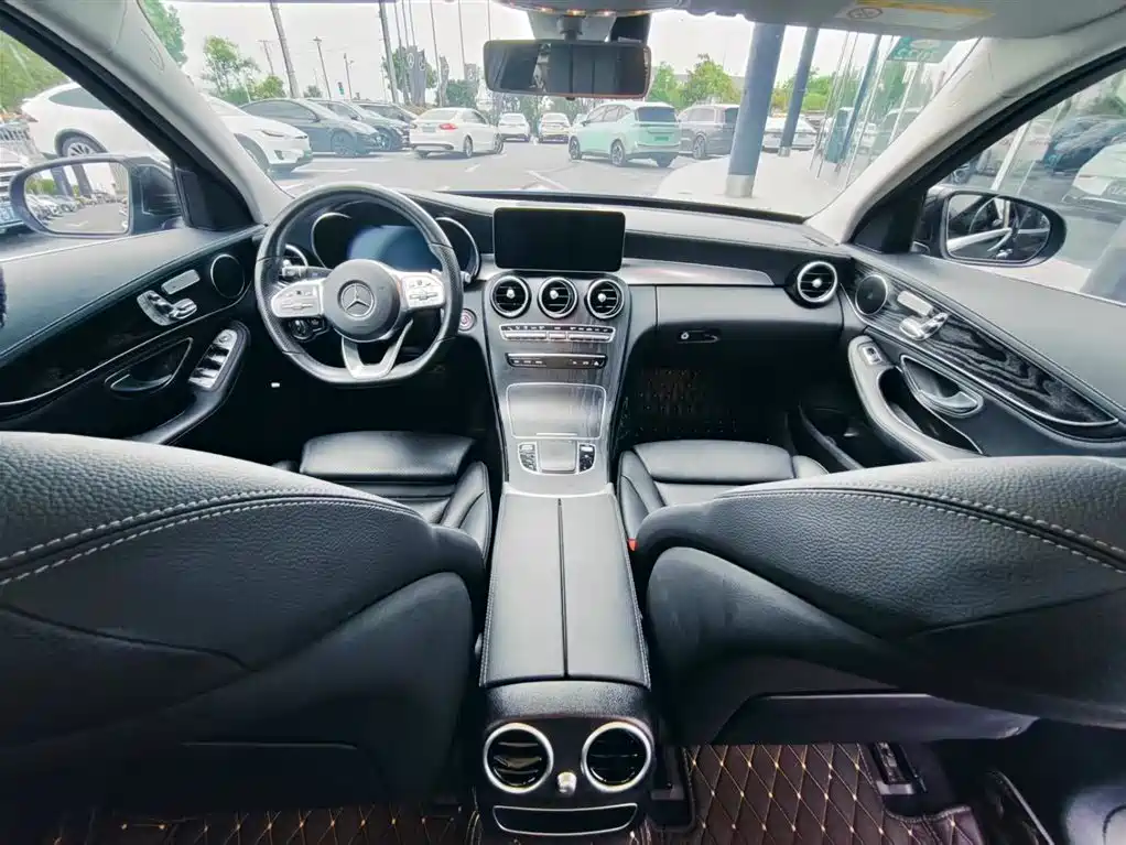 Mercedes-Benz C-Class 2020 — фото 17