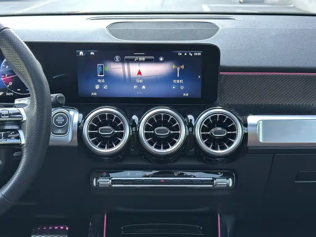 Mercedes-Benz GLB AMG 2025 — фото 10