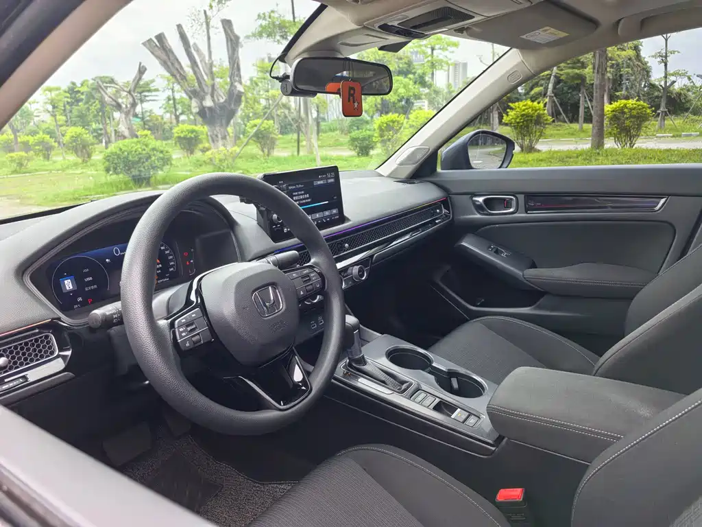 Honda Civic 2023 — фото 17