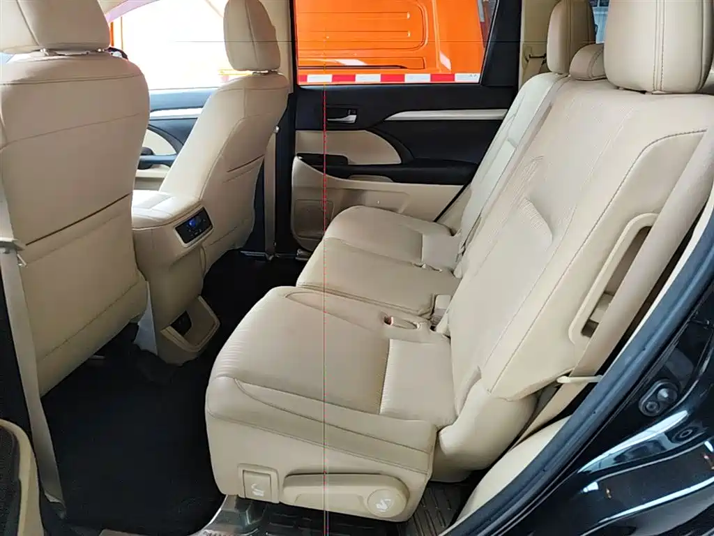 Toyota Highlander 2019 — фото 17