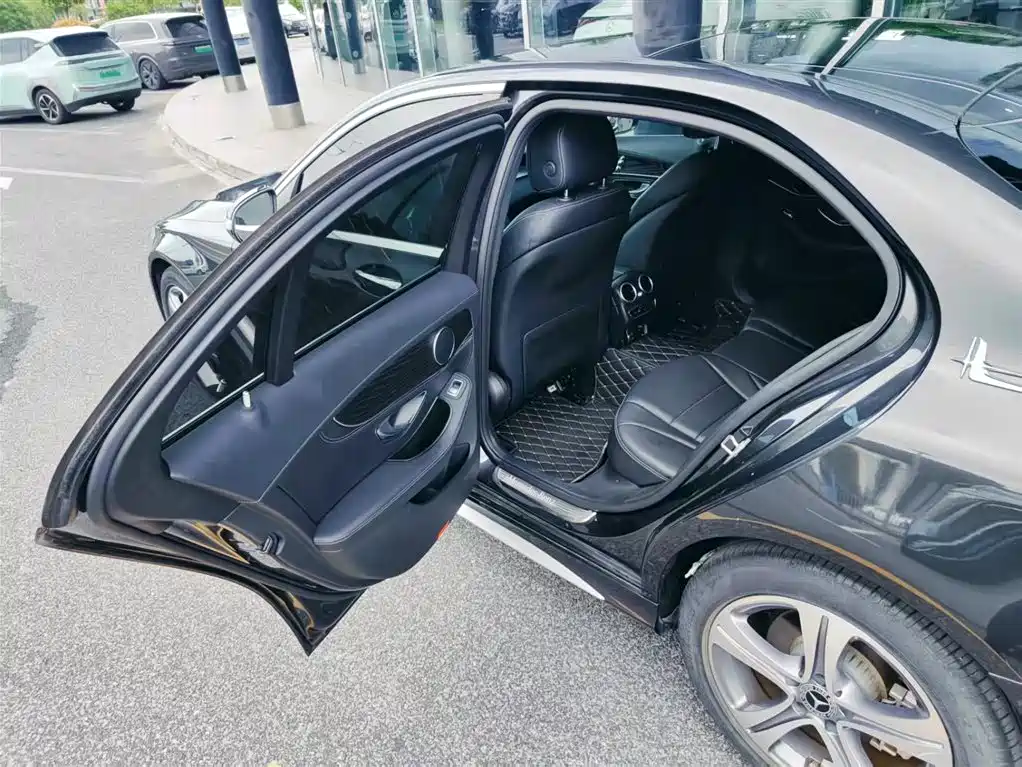 Mercedes-Benz C-Class 2020 — фото 15