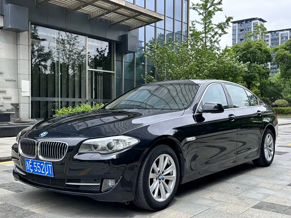 BMW 5 Series 2012 — фото 1