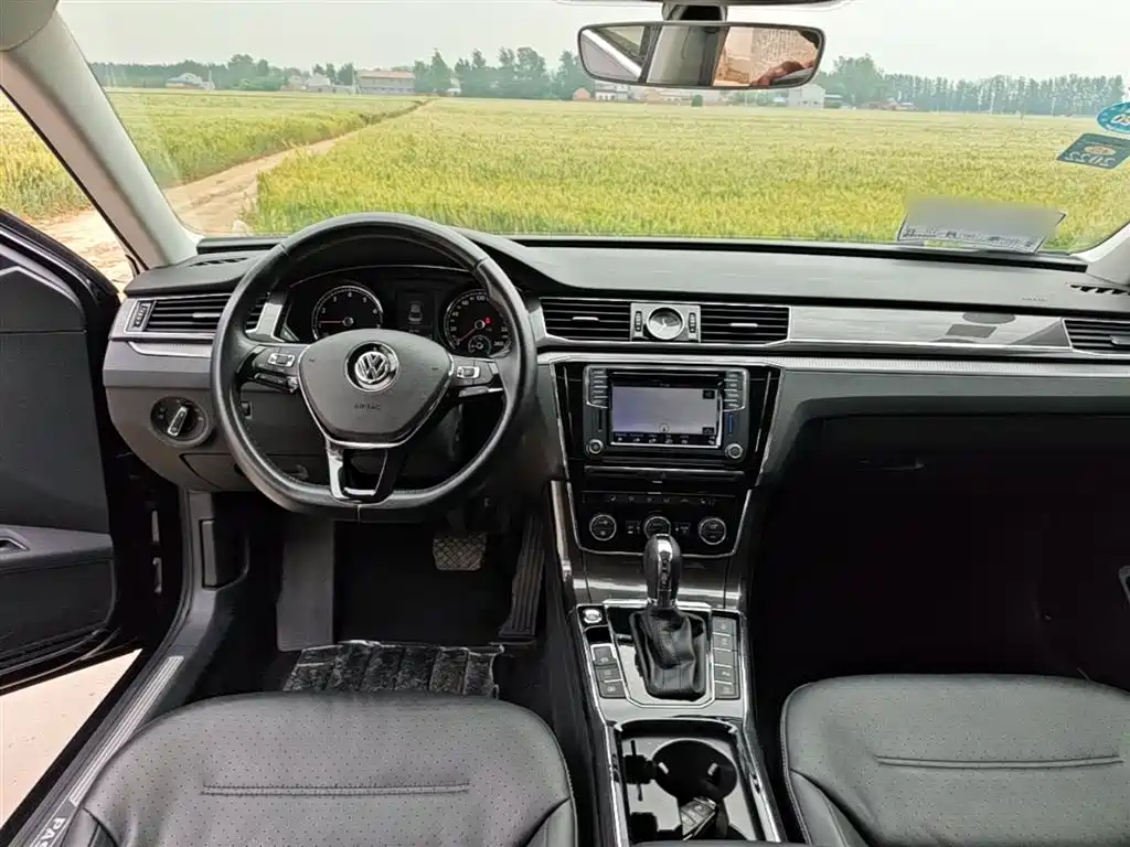 Volkswagen Passat 2018 — фото 10
