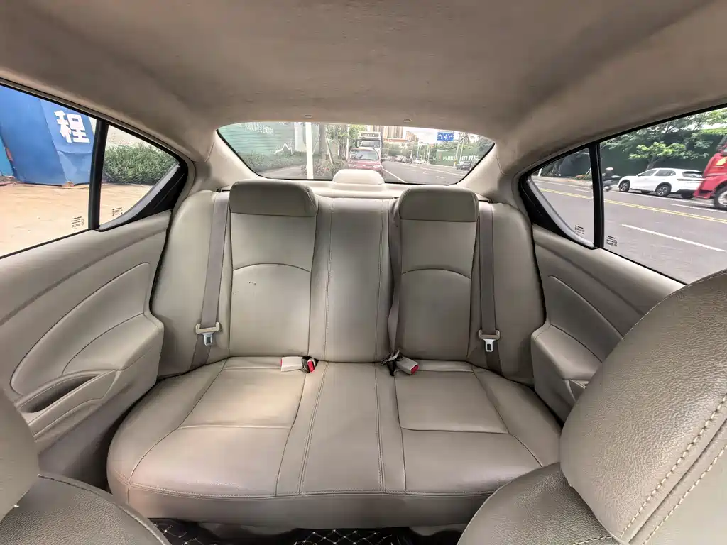 Nissan Sunny 2016 — фото 10