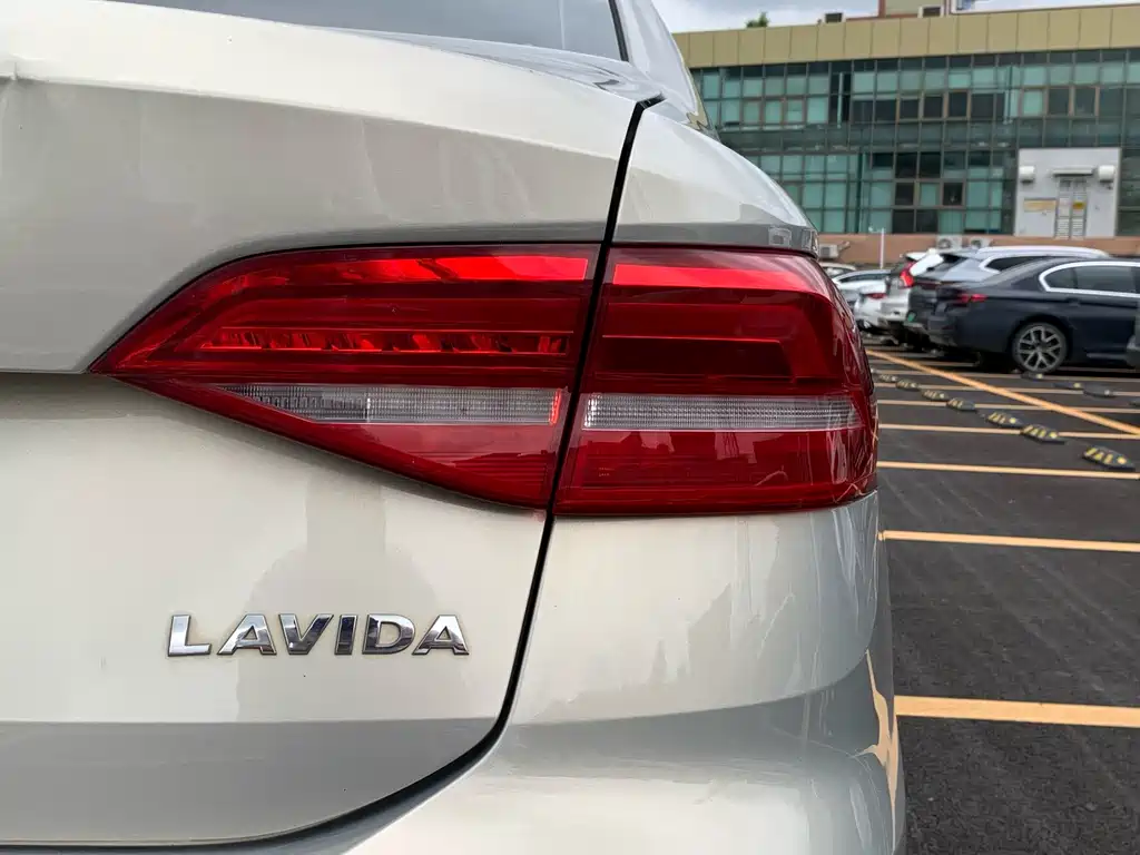 Volkswagen Lavida 2019 — фото 12