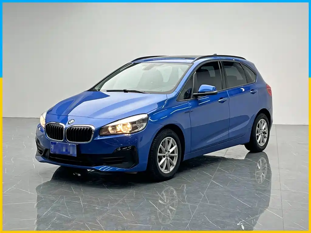BMW 2 Series Station Wagon 2019 — фото 1