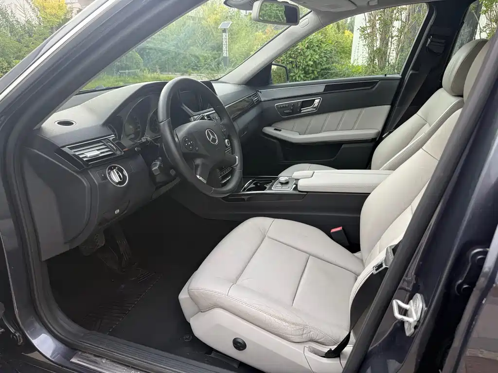 Mercedes-Benz E-Class 2011