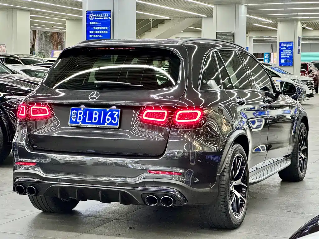 Mercedes-Benz GLC AMG 2023 — фото 16