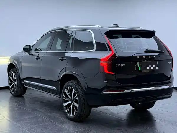 Volvo XC90 Plug-In Hybrid 2025