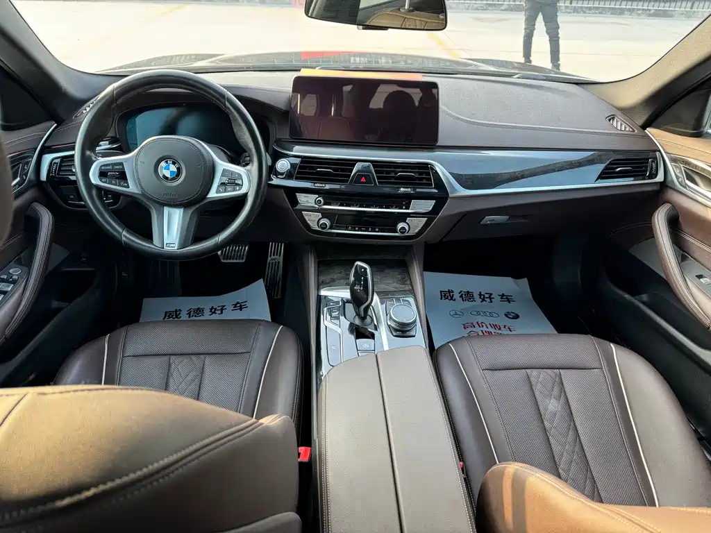 BMW 5 Series 2020 — фото 15