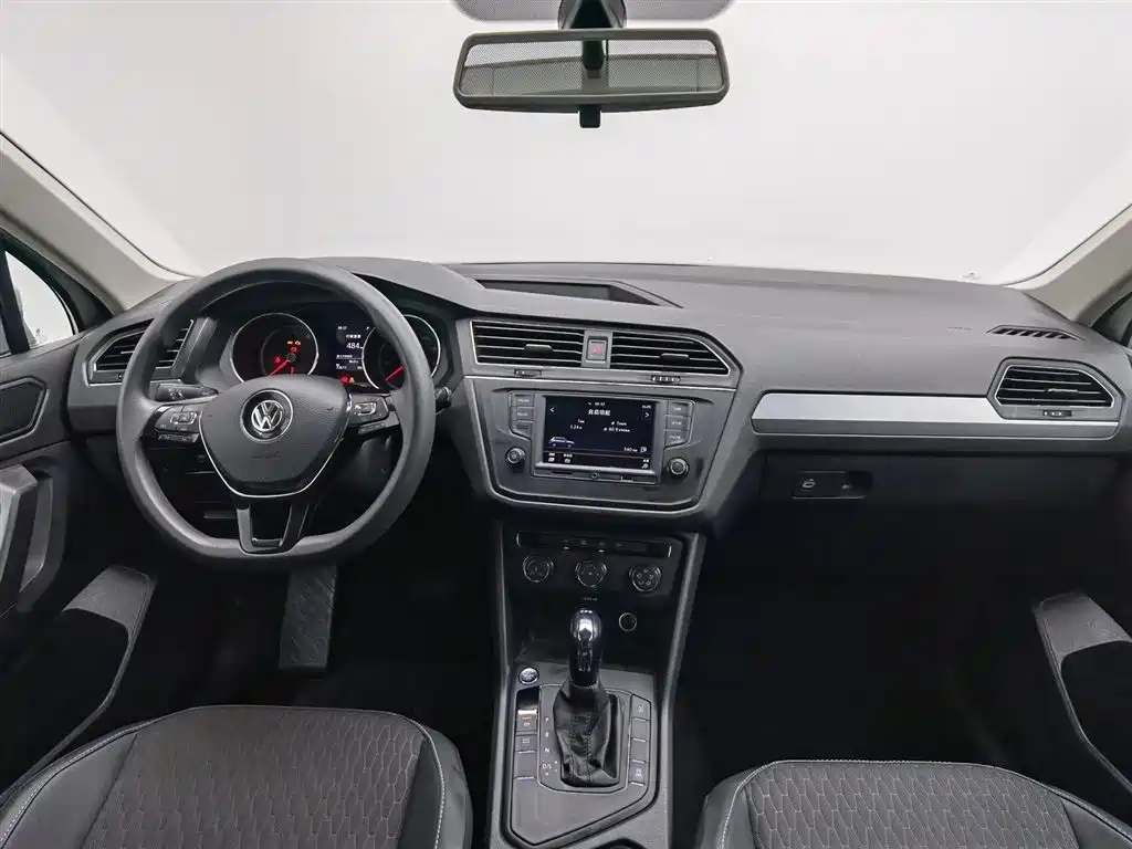 Volkswagen Tiguan L 2018 — фото 5