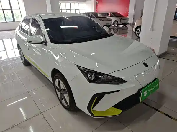 Dongfeng E70 2023
