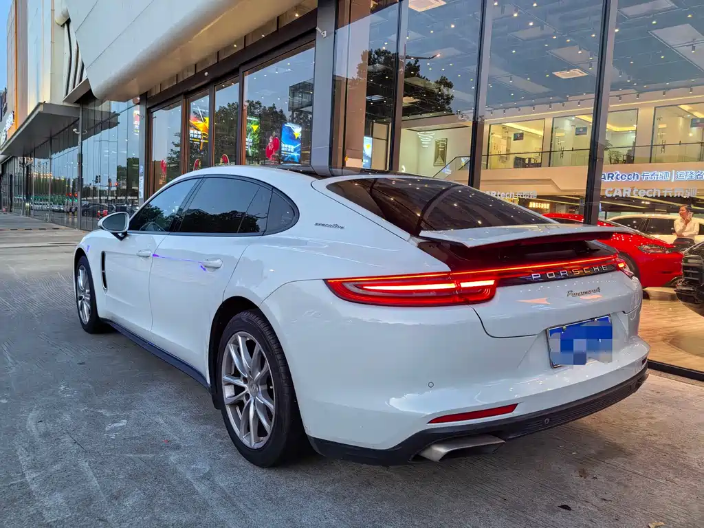 Porsche Panamera 2018 — фото 2