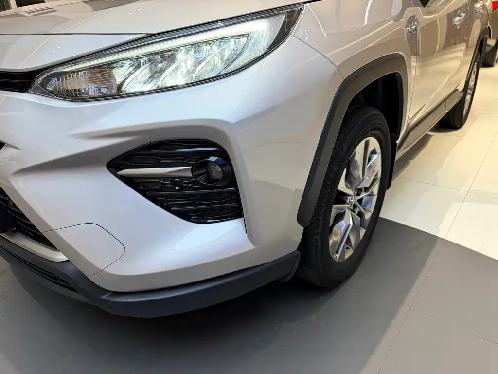 Toyota Wildlander 2022 — фото 8