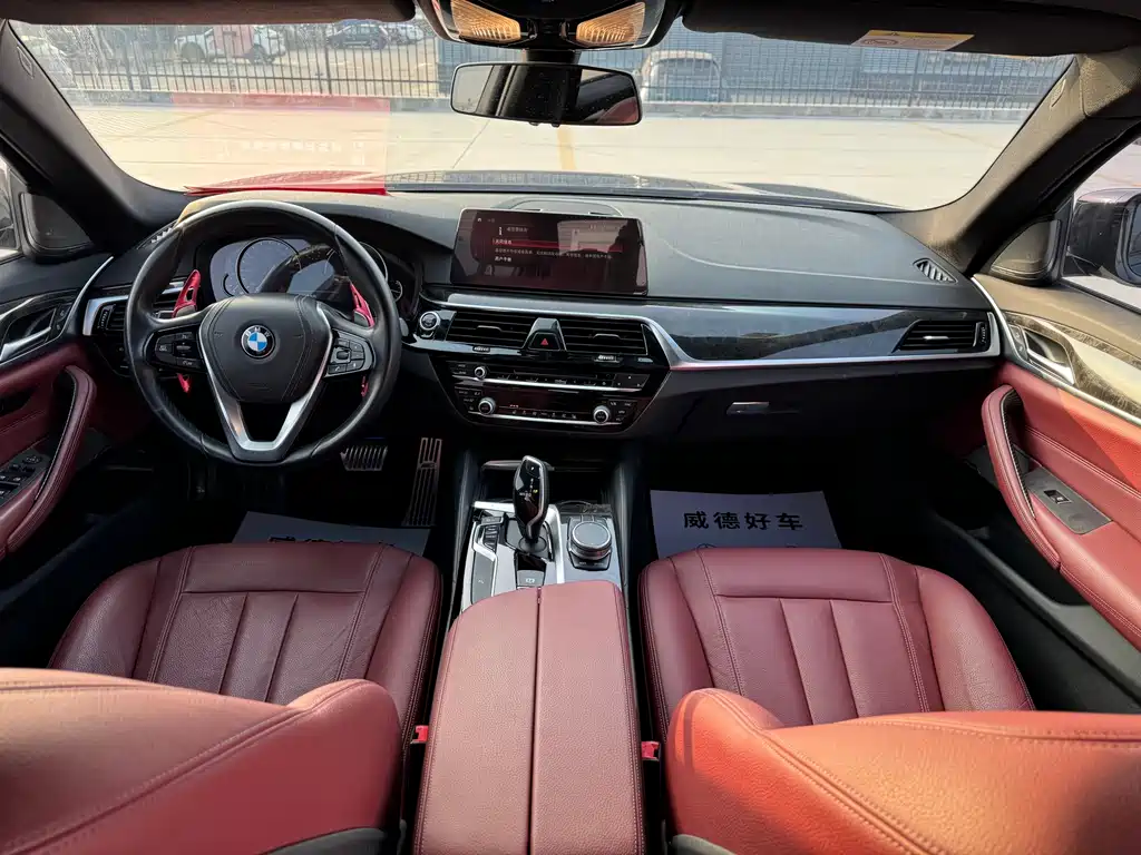 BMW 5 Series 2018 — фото 17