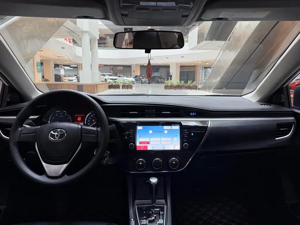 Toyota Corolla 2015 — фото 11