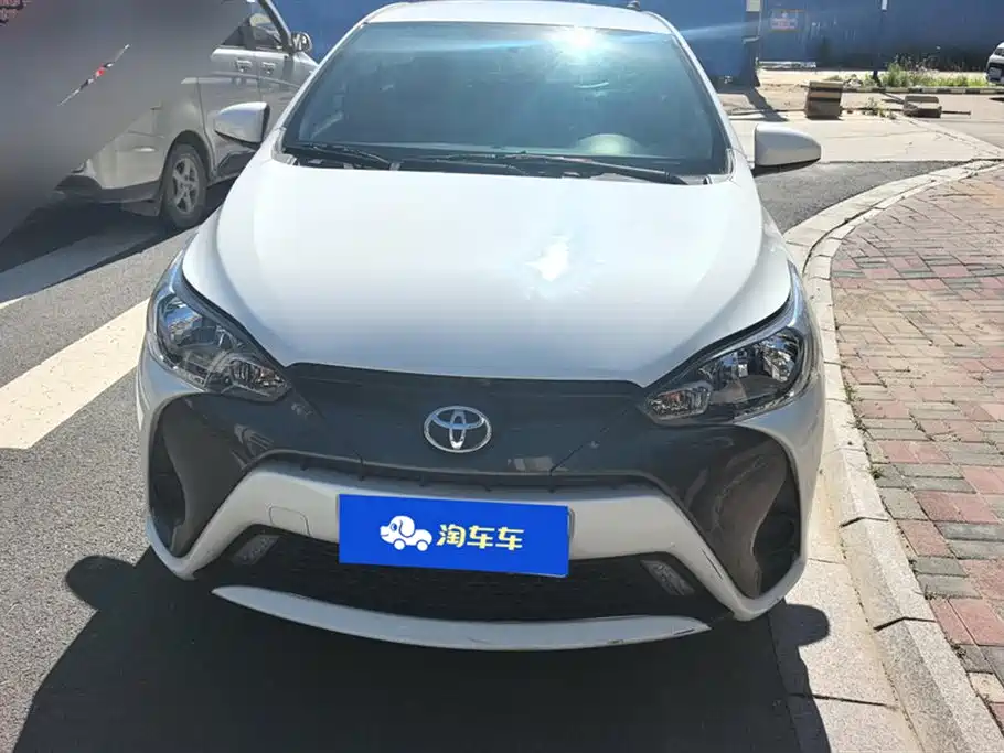 Toyota Yaris L 2021 — фото 2