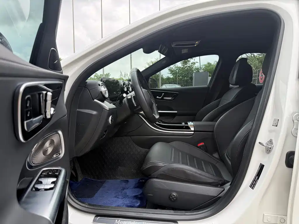 Mercedes-Benz C-Class 2023