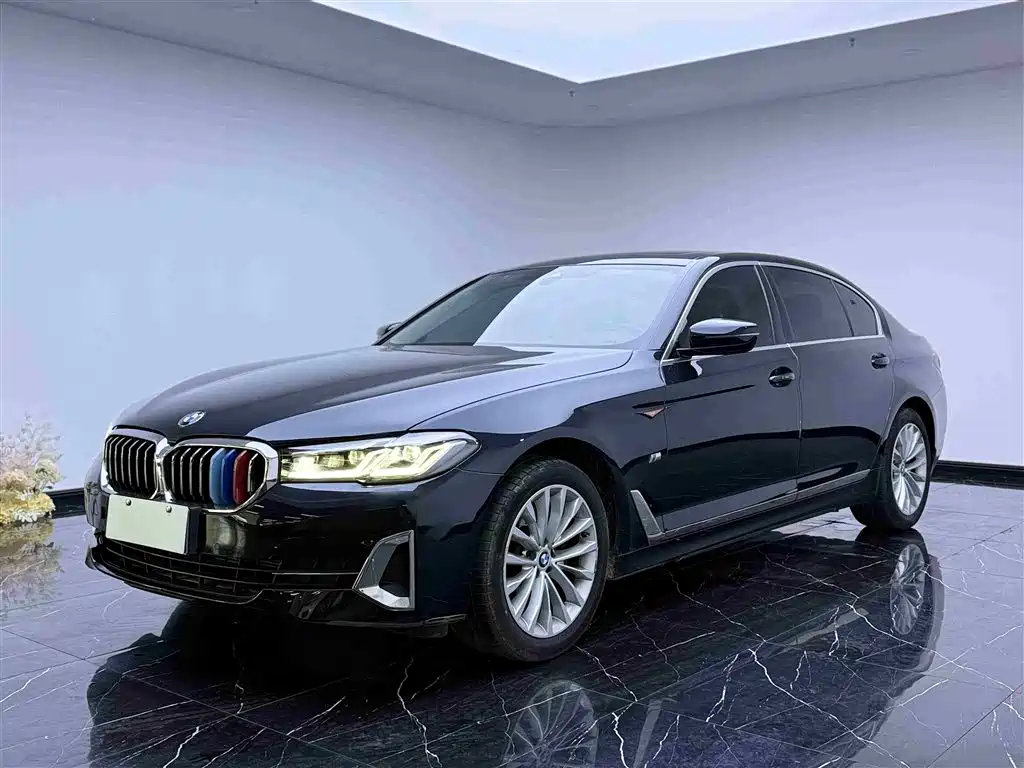BMW 5 Series 2023 — фото 1