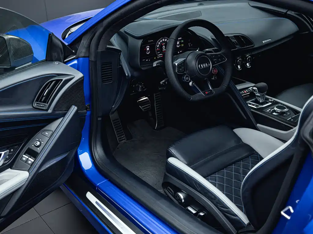 Audi R8 2018 — фото 10