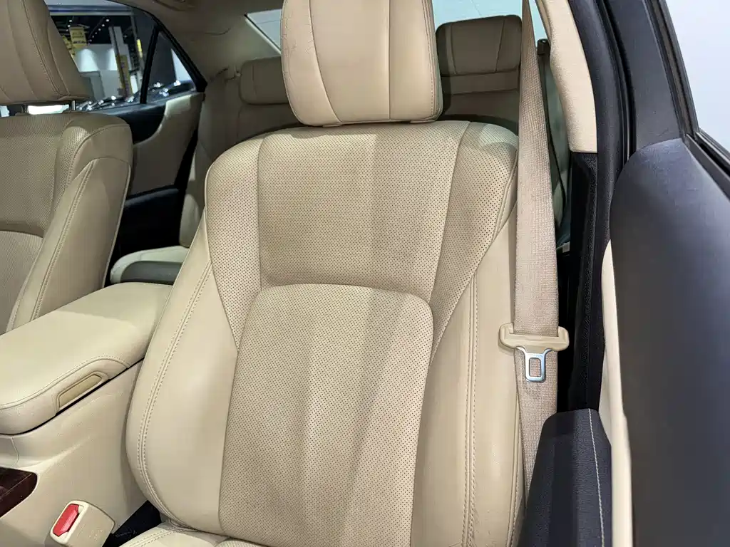 Toyota Crown 2016 — фото 14