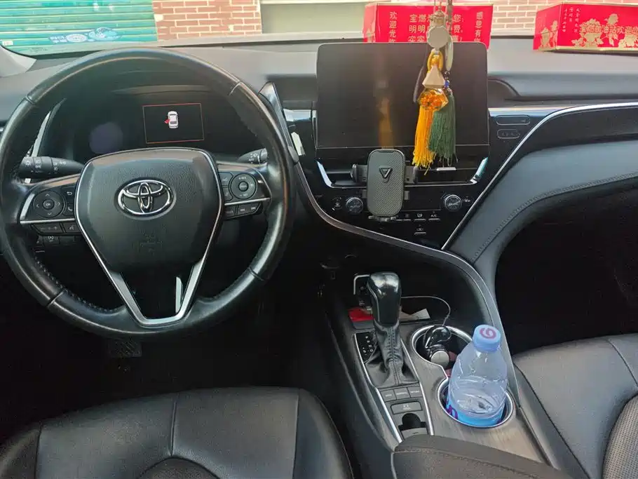 Toyota Camry 2022 — фото 12