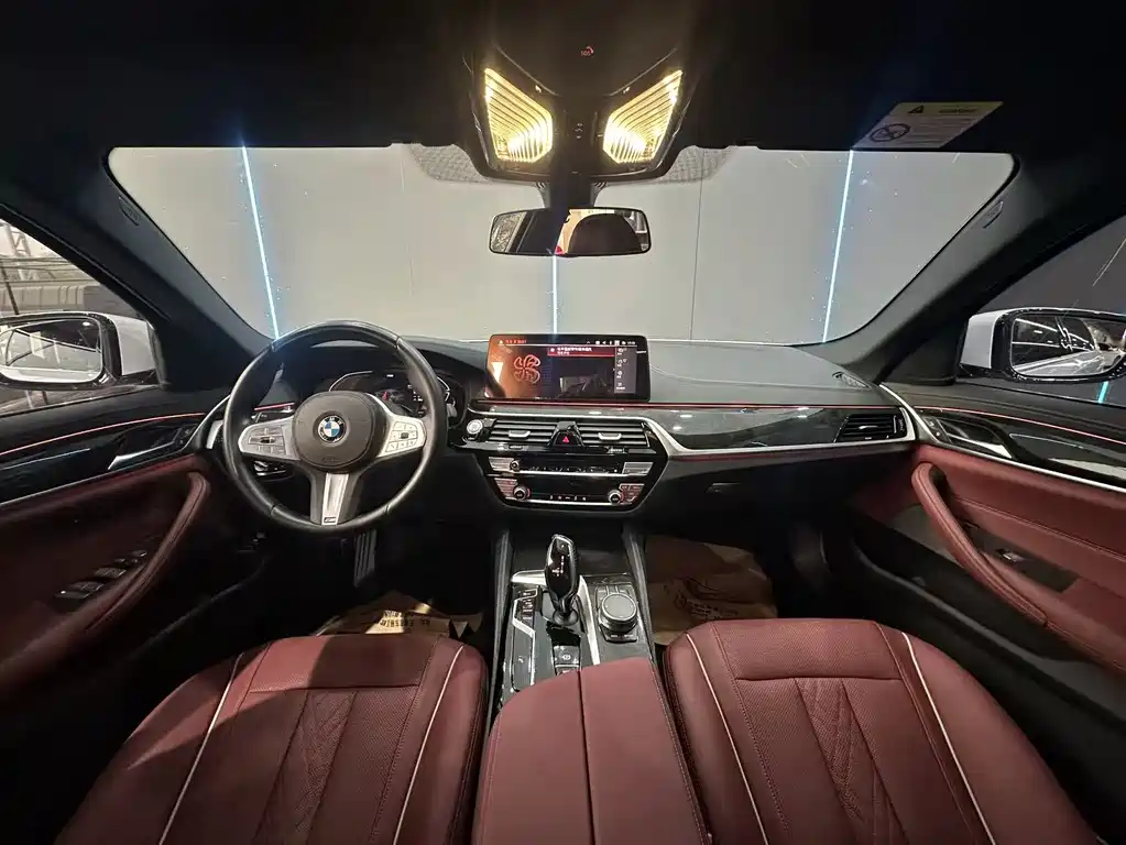 BMW 5 Series 2023 — фото 10
