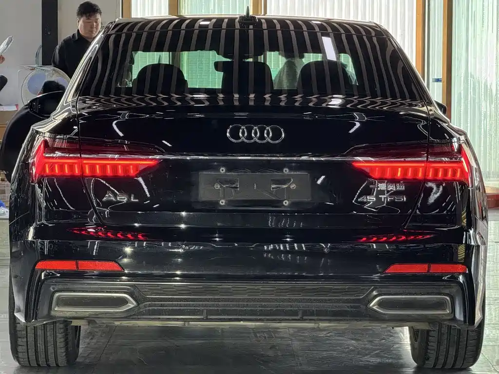 Audi A6L 2022
