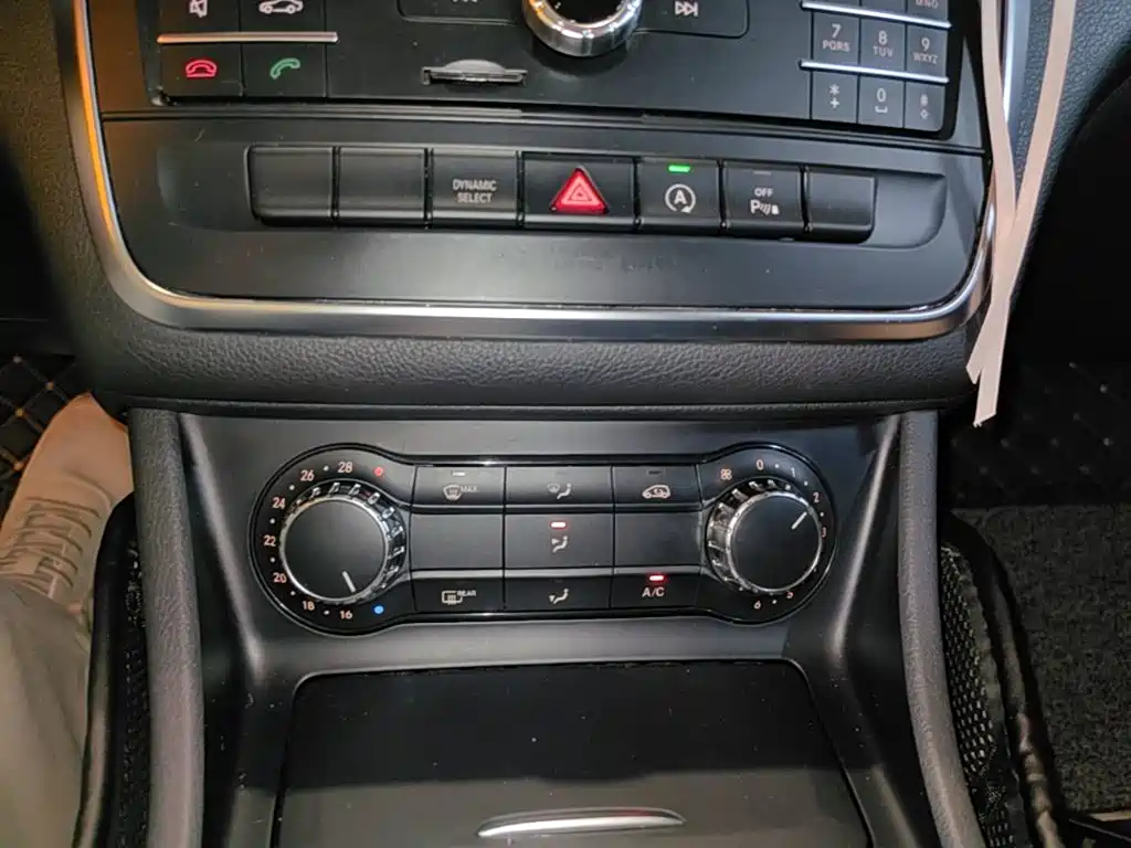 Mercedes-Benz GLA 2017 — фото 13