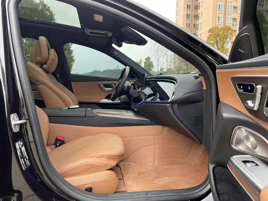 Mercedes-Benz E-Class 2025 — фото 10