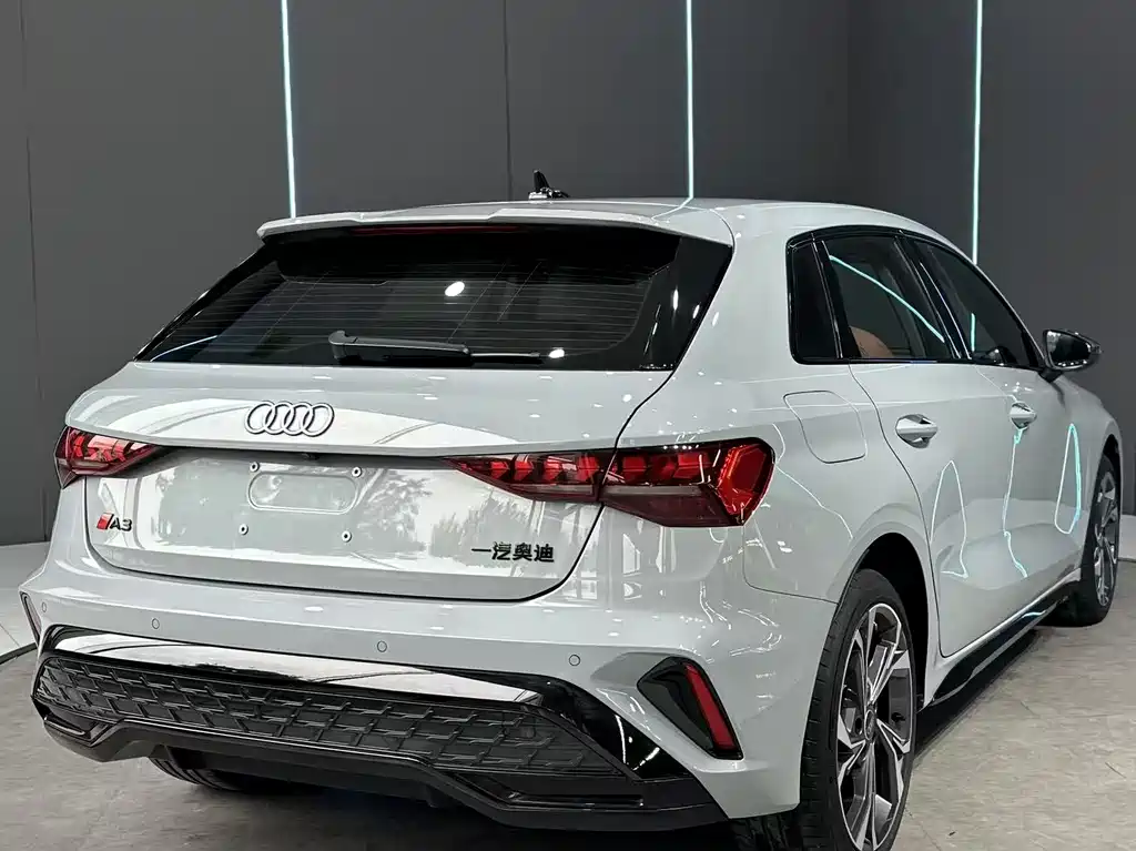 Audi A3 2025 — фото 8