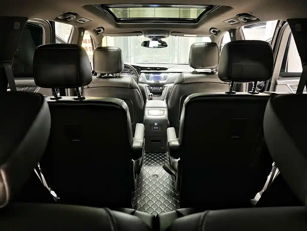 Cadillac XT6 2021 — фото 6