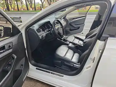 Volkswagen Sagitar 2018