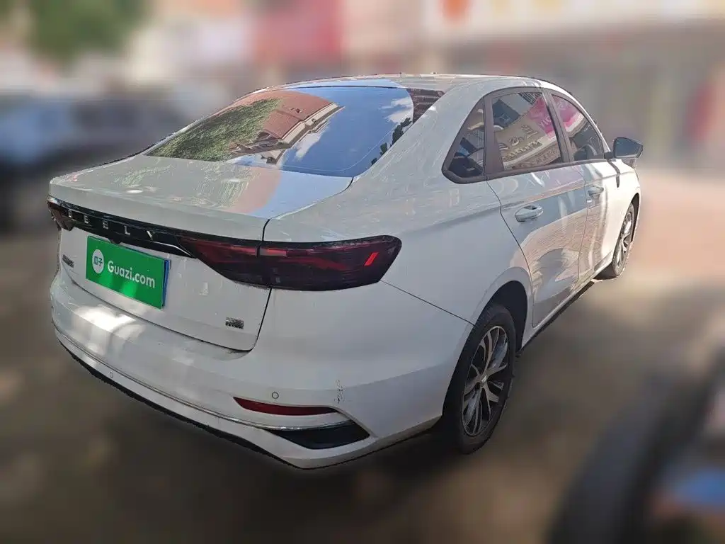 Geely Emgrand 2023
