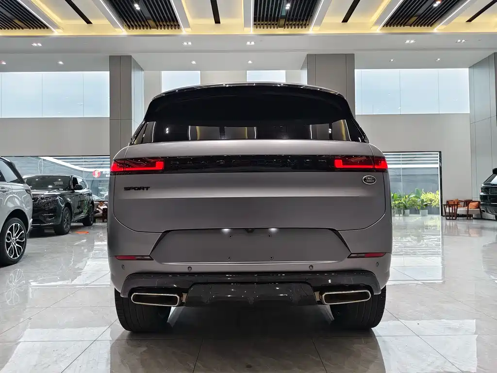 Land Rover Sport 2023 — фото 18