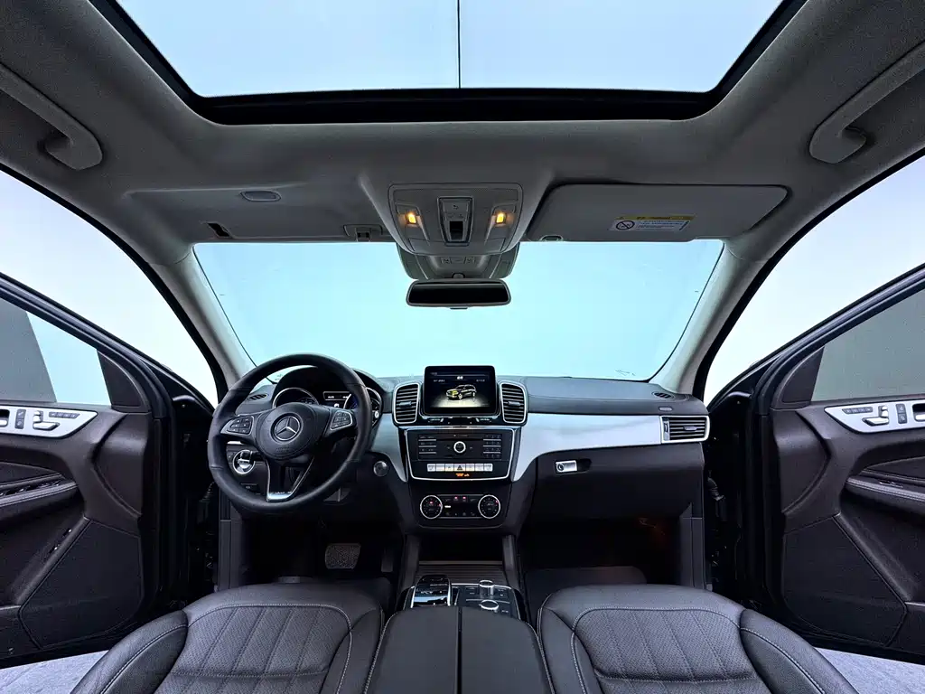 Mercedes-Benz GLS 2017 — фото 16