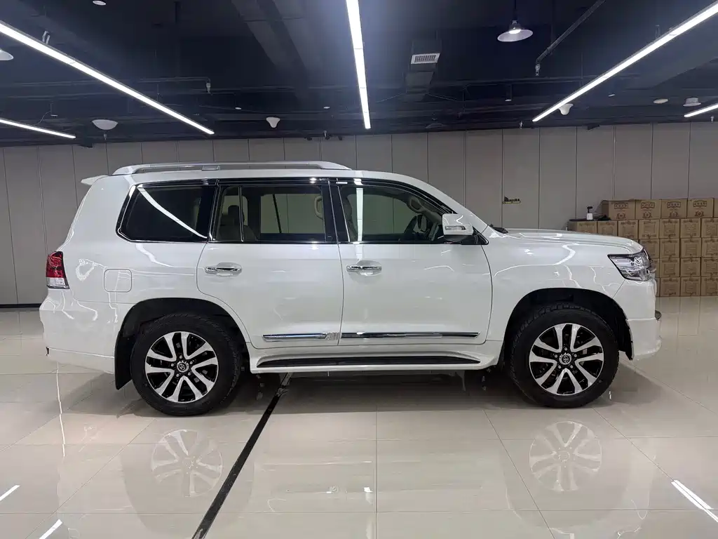 Toyota Land Cruiser 2015 — фото 7