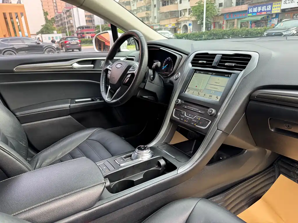 Ford Mondeo 2018 — фото 12