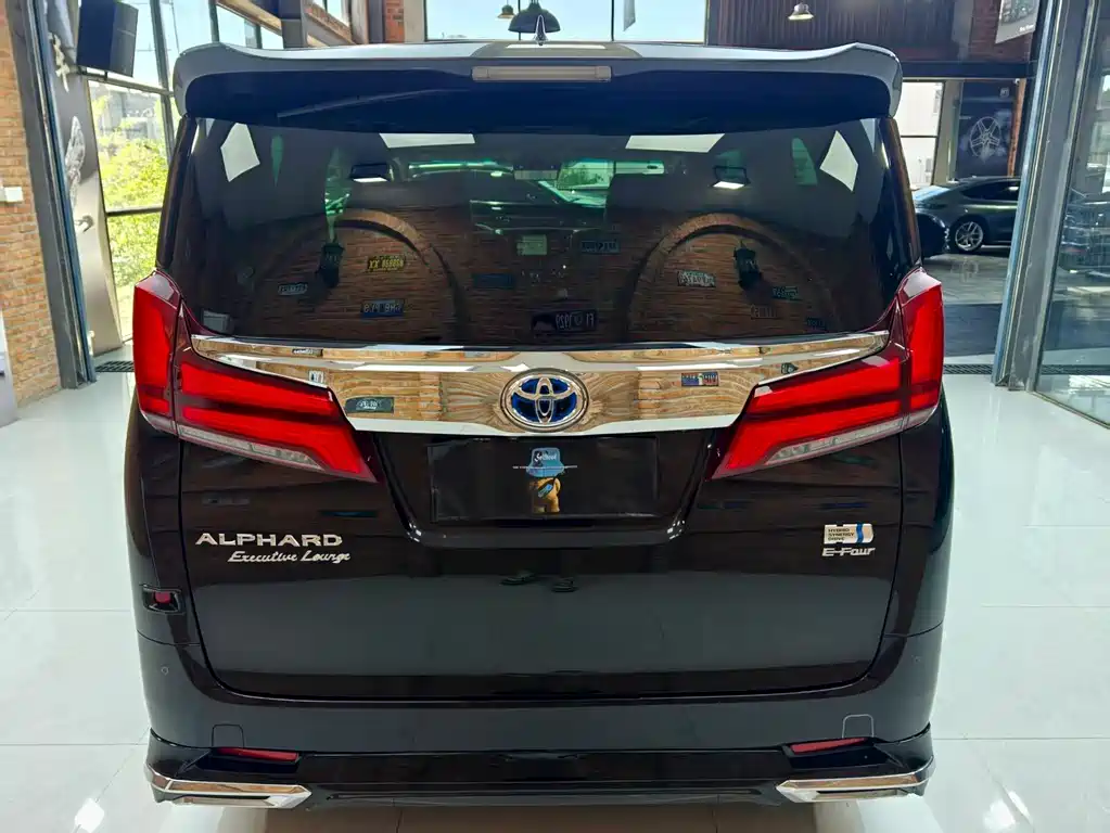 Toyota Vellfire 2021 — фото 9