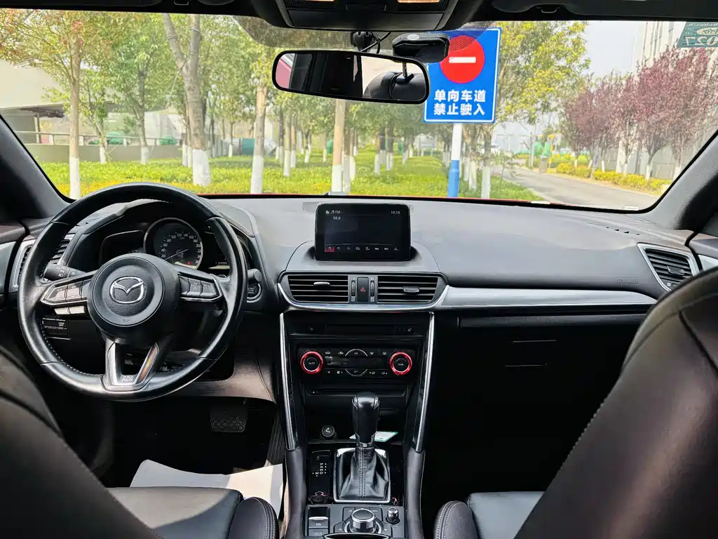 Mazda CX-4 2019 — фото 14