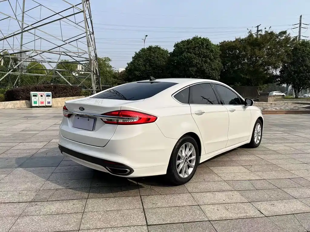 Ford Mondeo 2018 — фото 4