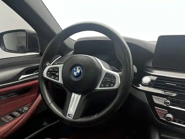 BMW 5 Series New Energy 2022 — фото 3