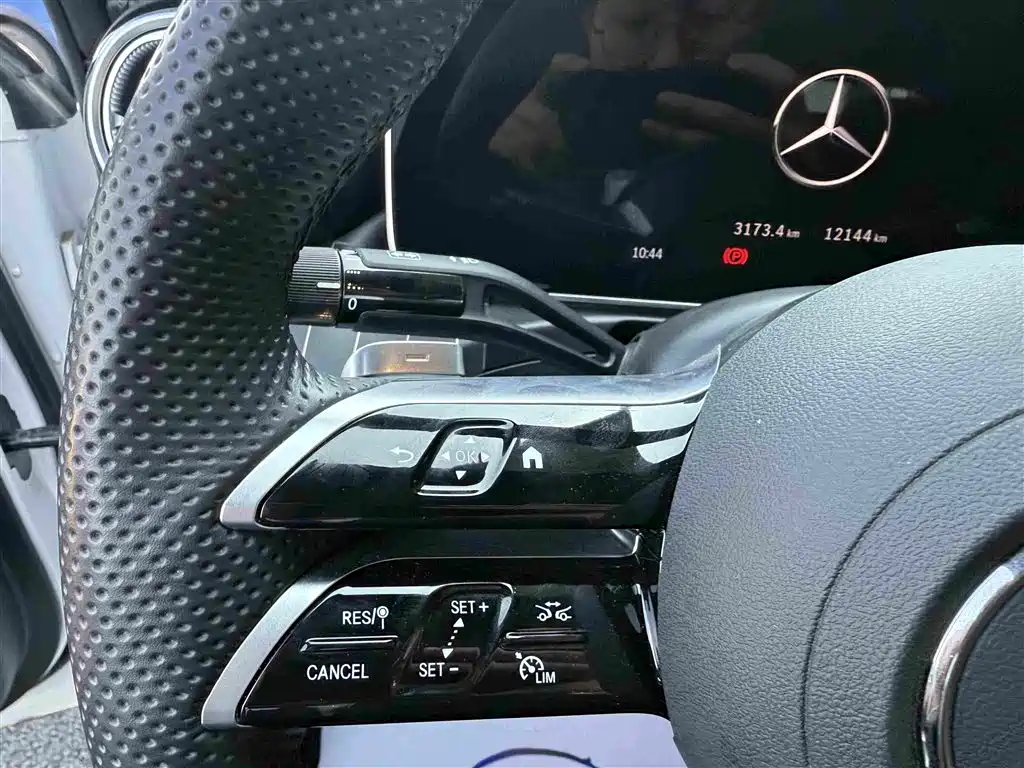 Mercedes-Benz C-Class 2024